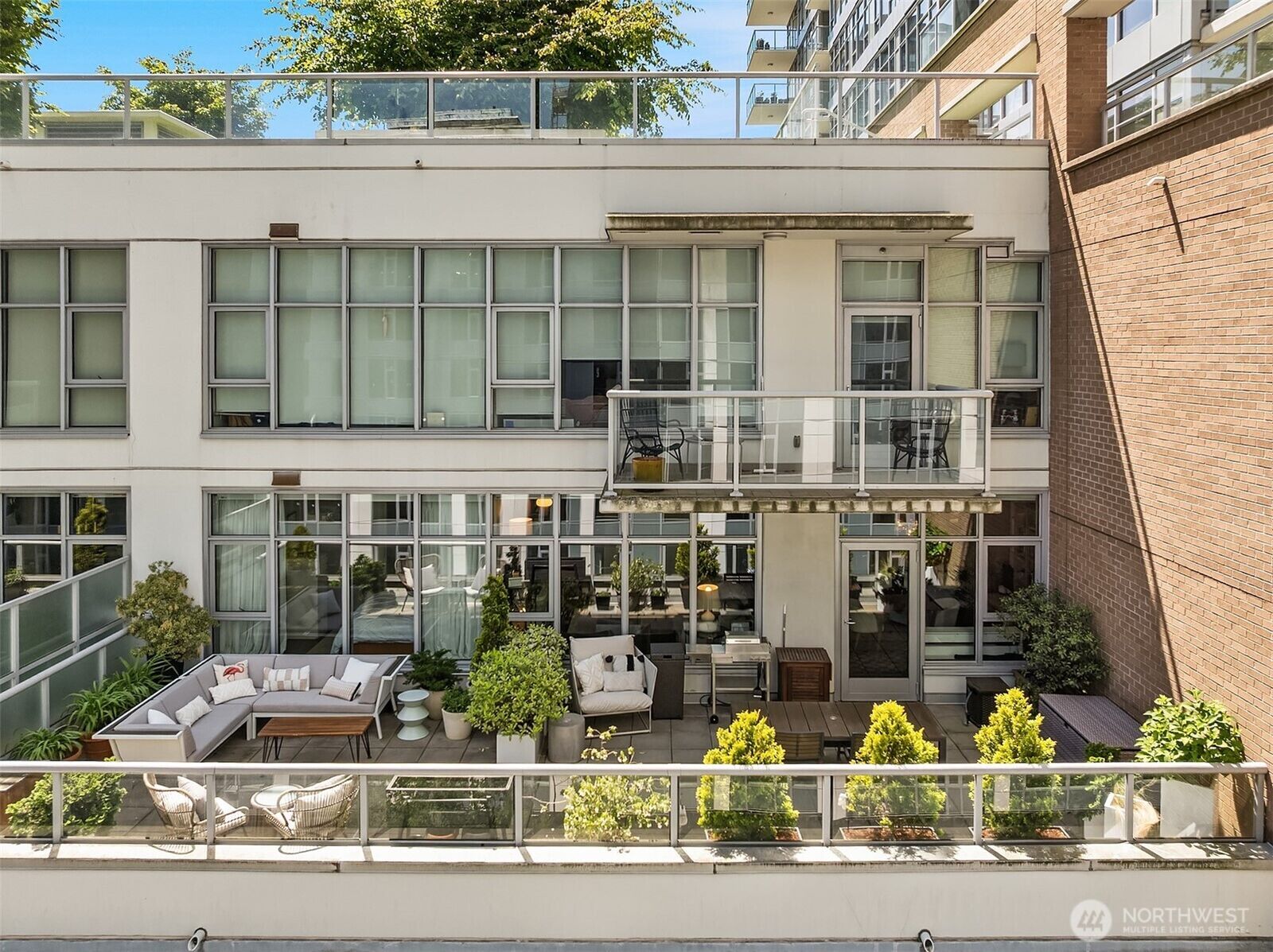 Property Photo:  583  Battery Street 702N  WA 98121 