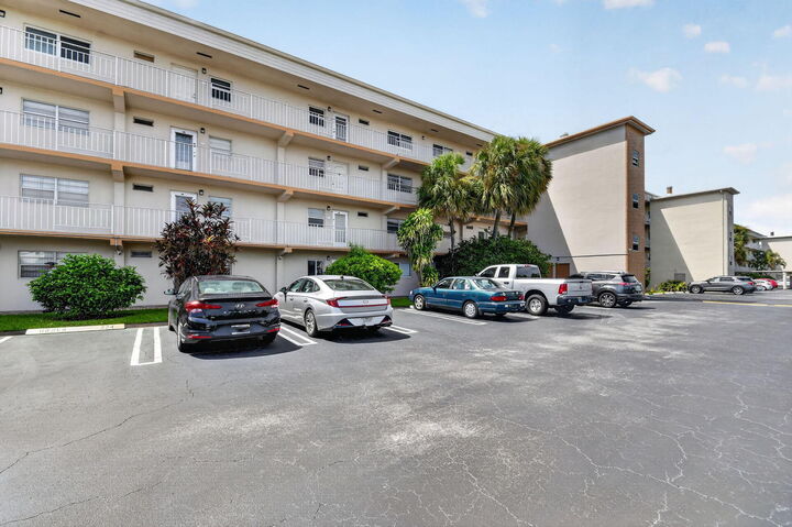 Property Photo: 230 NE 26th Avenue 412 FL 33435