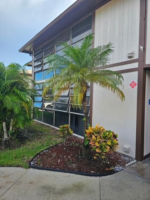 Property Photo: 9919 N Belfort Circle 105 FL 33321