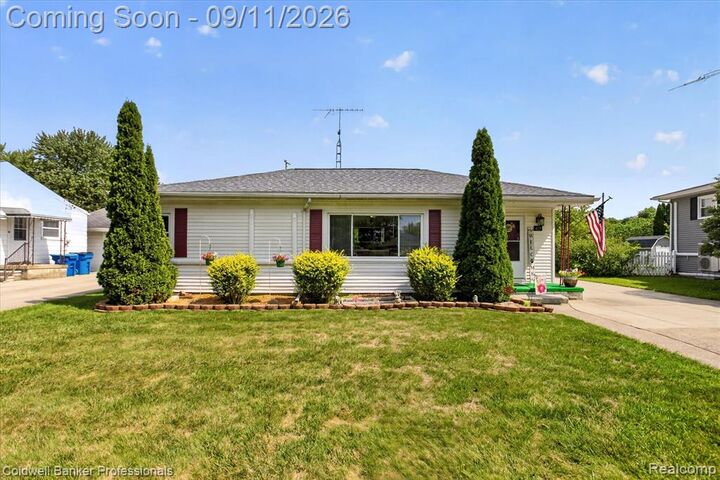 Property Photo:  425 Wisler Street  MI 48423 