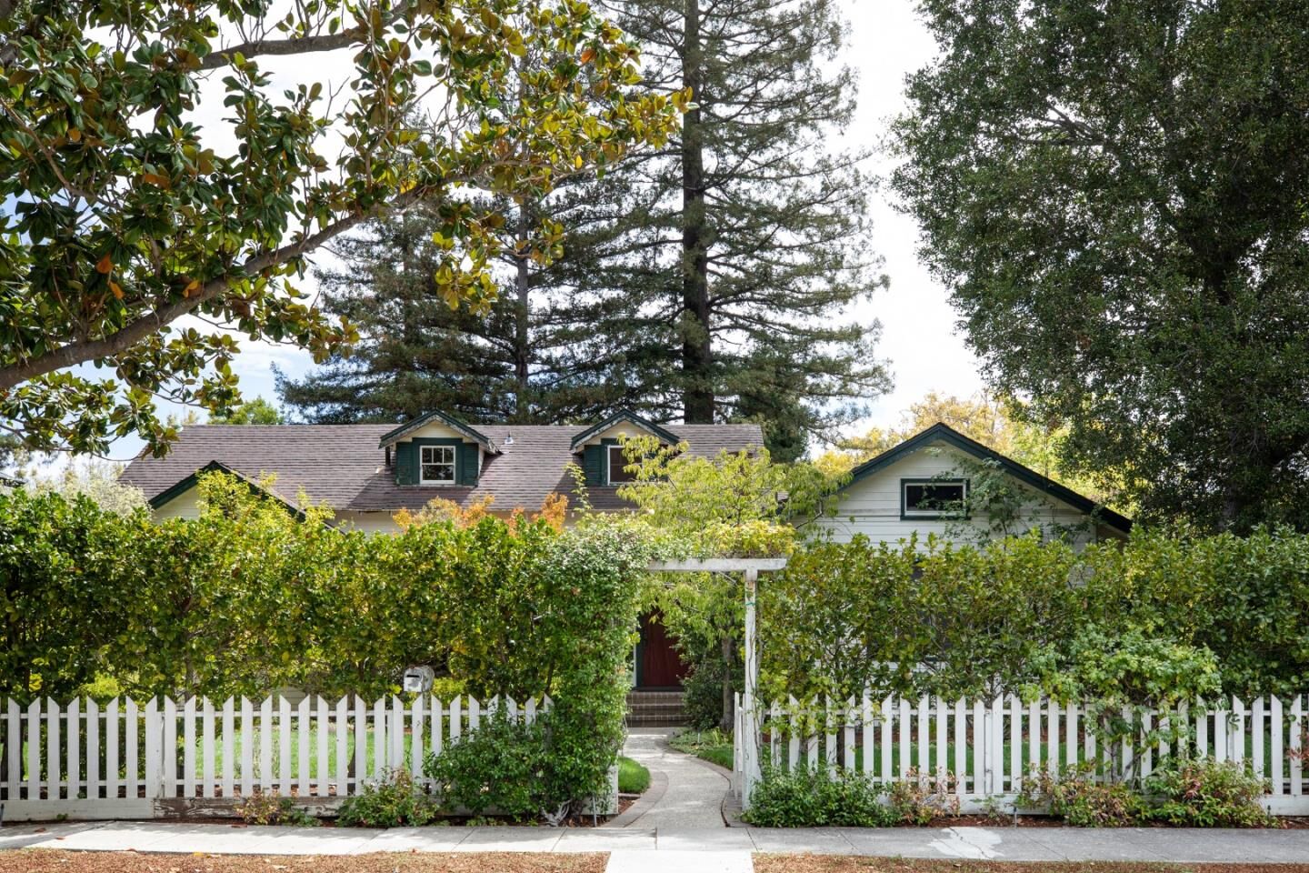 Property Photo:  604 Tennyson Avenue  CA 94301 