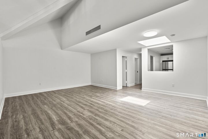Property Photo:  122 E Putnam Avenue 7  CT 06807 