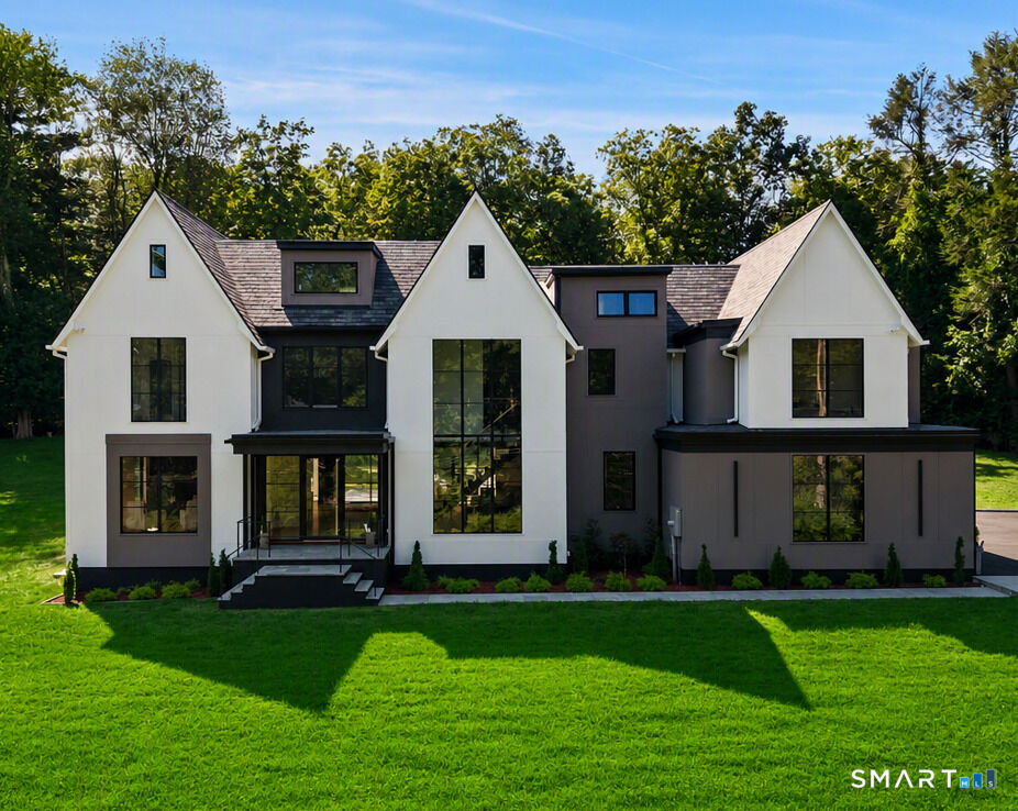 Property Photo:  1 Twin Oaks Lane  CT 06880 