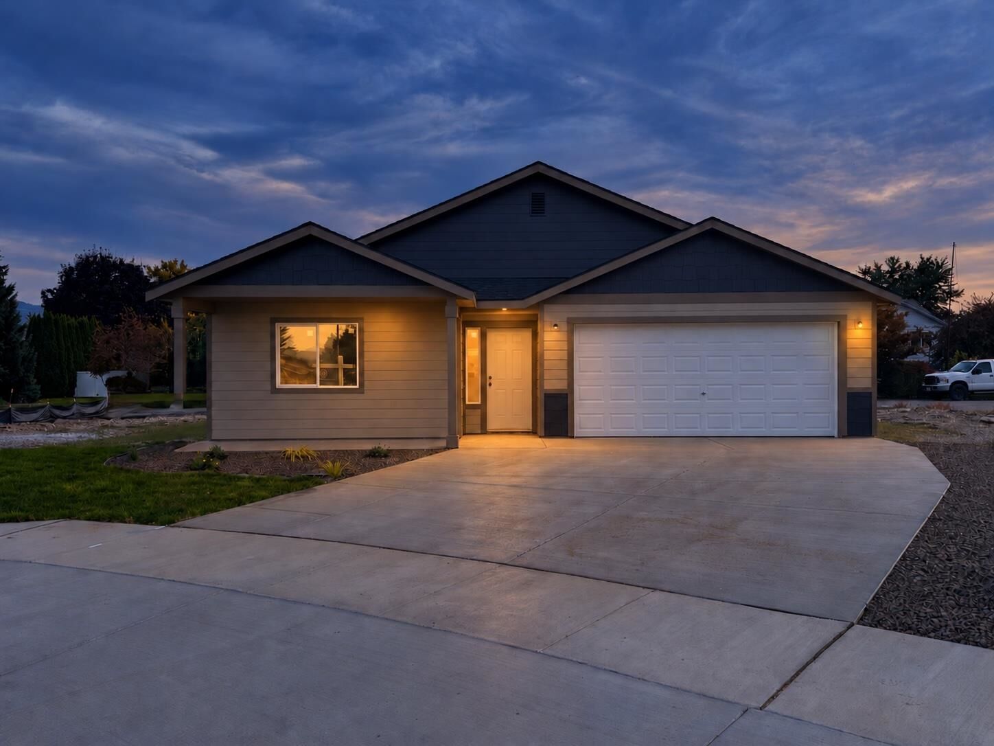 Property Photo:  425 N Garvin Ct  WA 99016 