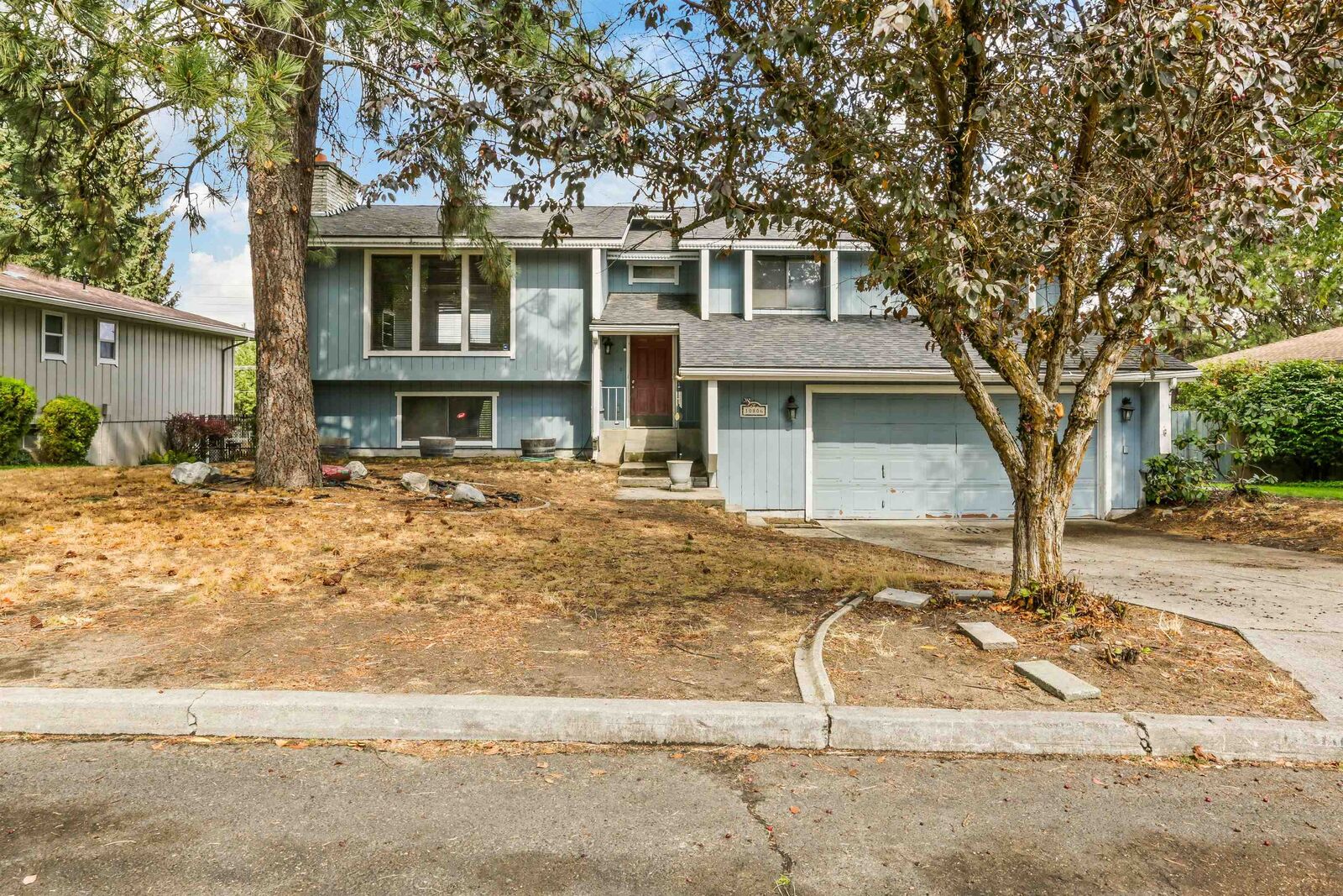 Property Photo: 10806 N College Place Dr WA 99218