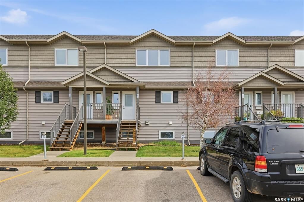 Property Photo:  1303 Richardson Road 406  SK S7L 0L1 