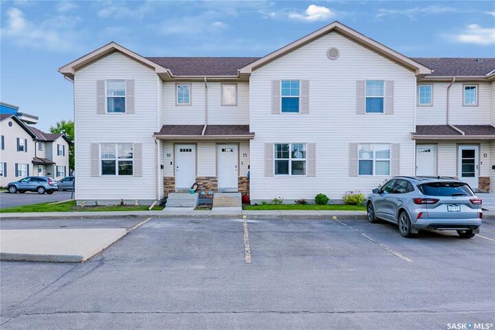 Property Photo:  135 Pawlychenko Lane 15  SK S7V 1J8 
