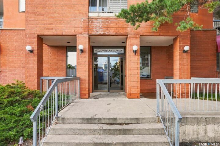 Property Photo:  405 5th Avenue N 205  SK S7K 6Z3 