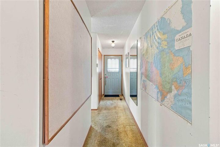 Property Photo:  201 Elm Street  SK S7J 0G8 