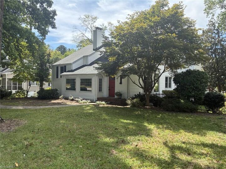 Property Photo:  2219 W Friendly Avenue  NC 27403 