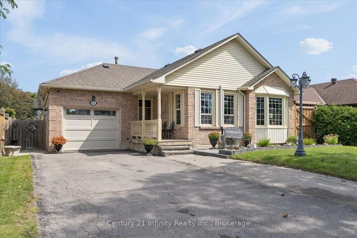 Property Photo: 814 Lochness Crescent ON L1J 7P6