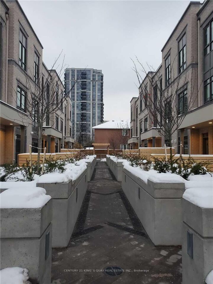 Photo de la propriété:  52 Holmes Avenue 16  ON M2N 0J9 