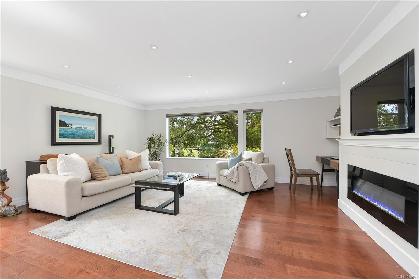 Property Photo:  3008 Quadra St #10  BC V8T 4G3 