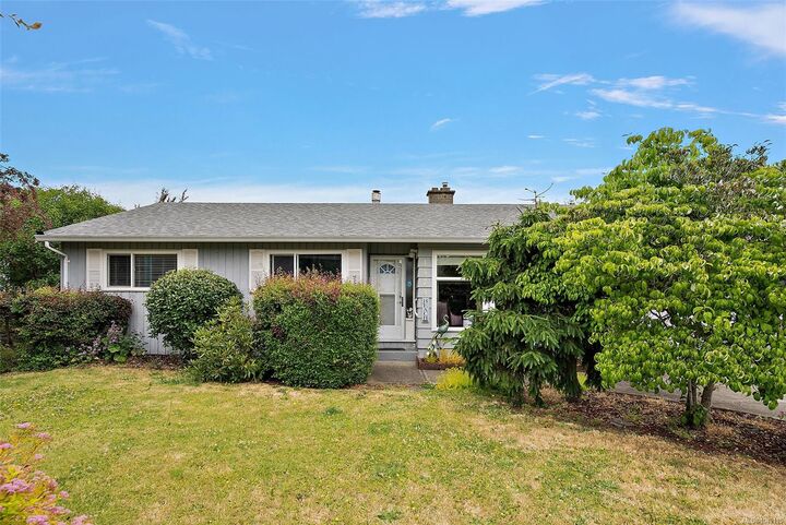 Property Photo:  1573 Charlotte St  BC V0R 1R0 