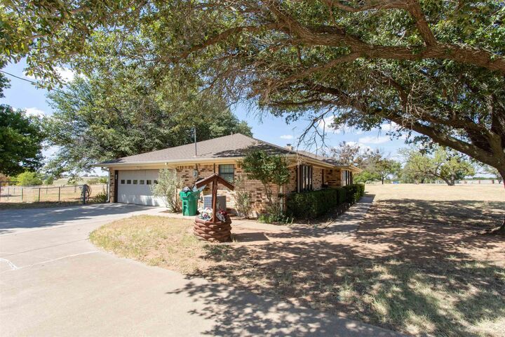 Property Photo:  8283 Carriage Lane  TX 76305 