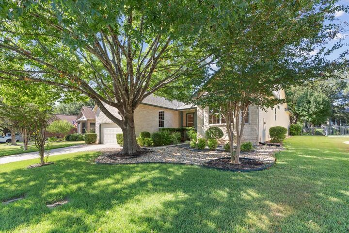 Property Photo:  120 Mountain Laurel Way  TX 78633 