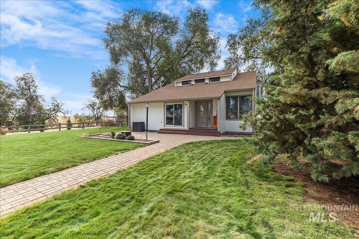 Property Photo:  18507 Goodson Road  ID 83607 