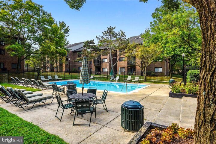 Property Photo:  300 Hilltop Lane 300E  MD 21403 