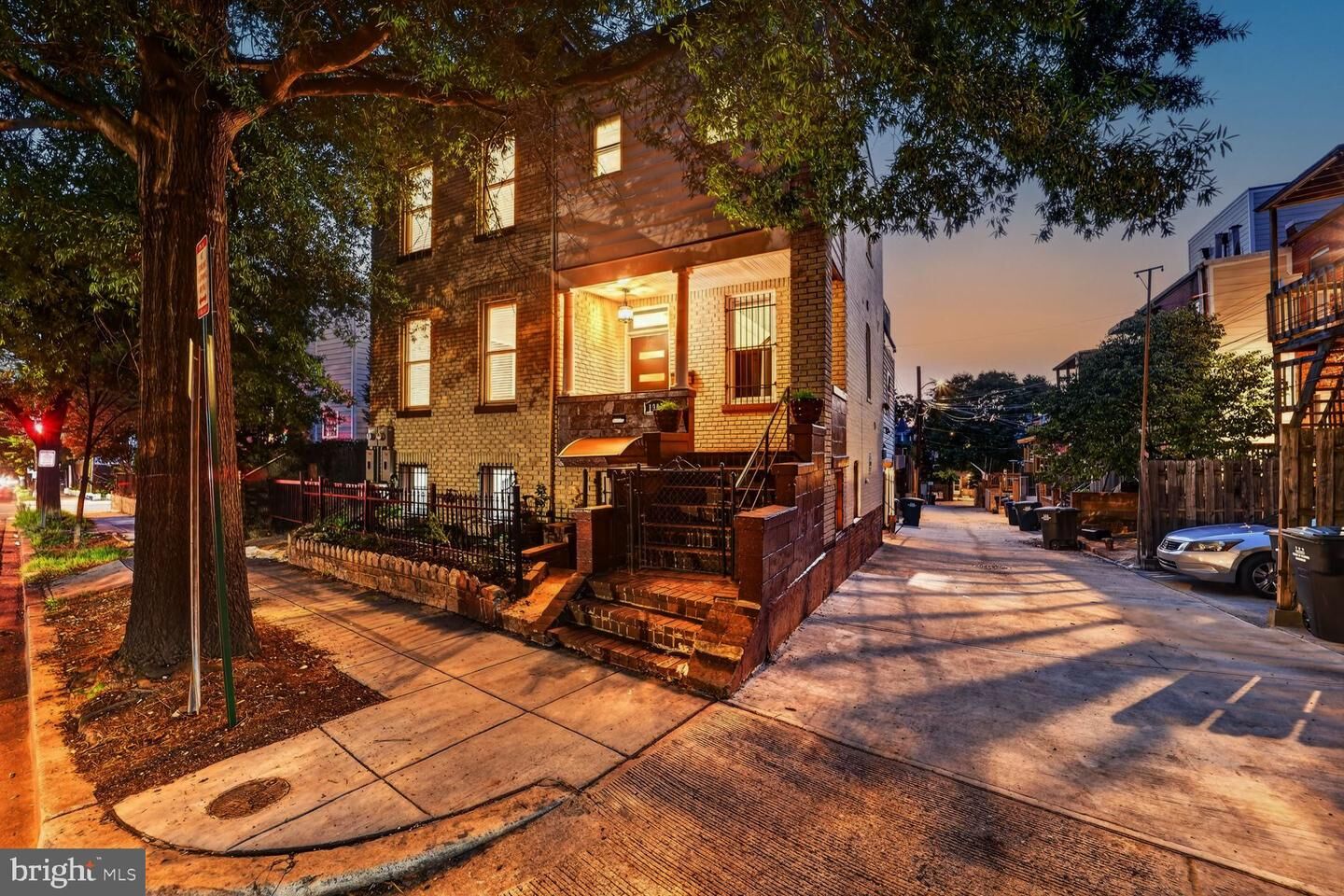 Property Photo:  1902 Lincoln Road NE  DC 20002 