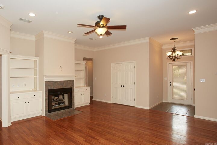 Property Photo: 211 Chantilly Circle AR 72113