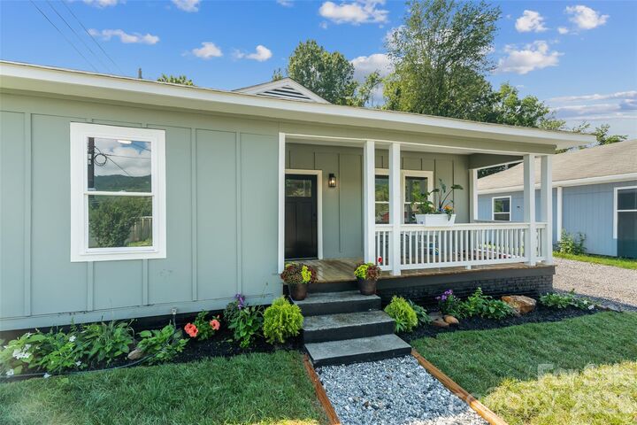 Property Photo:  156 Edwards Avenue  NC 28778 