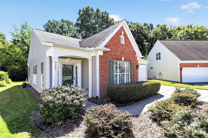 Property Photo: 9247 Elrose Place NC 28277