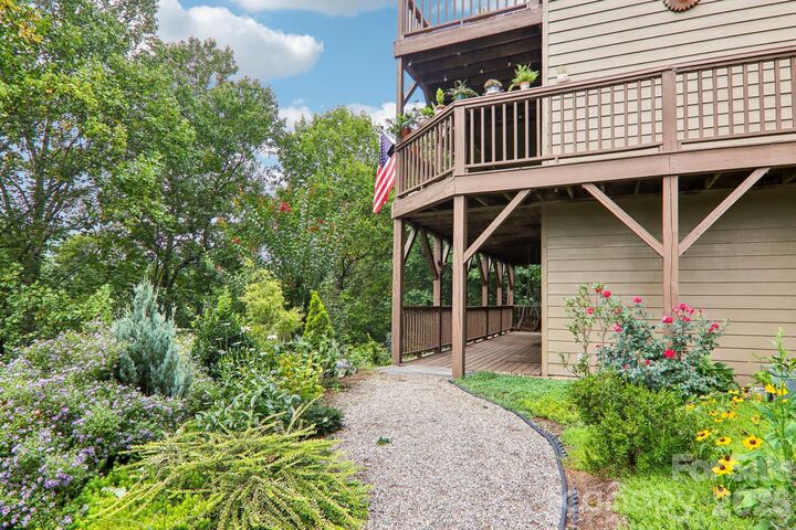 Property Photo:  36 Nicholas Lane  NC 28751 