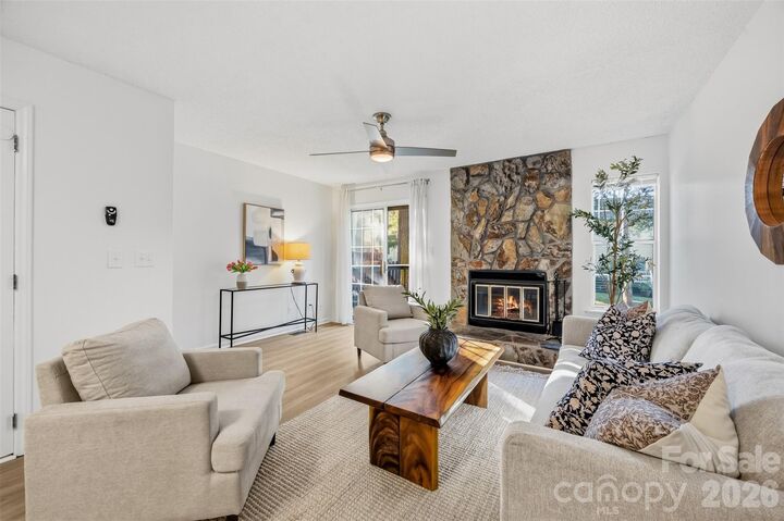 Property Photo:  8112 Circle Tree Lane  NC 28277 
