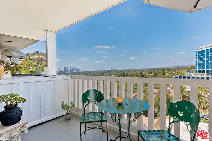 Property Photo: 999 N Doheny Dr, Unit 1012 CA 90069