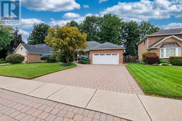 Photo de la propriété: 8165 Mount Olive Crescent ON L2H 2Y9