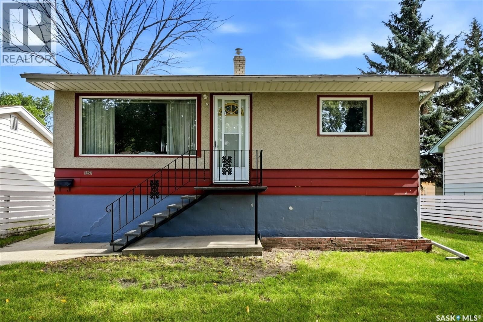 Property Photo:  1257 Lindsay Street  SK S4N 3B4 