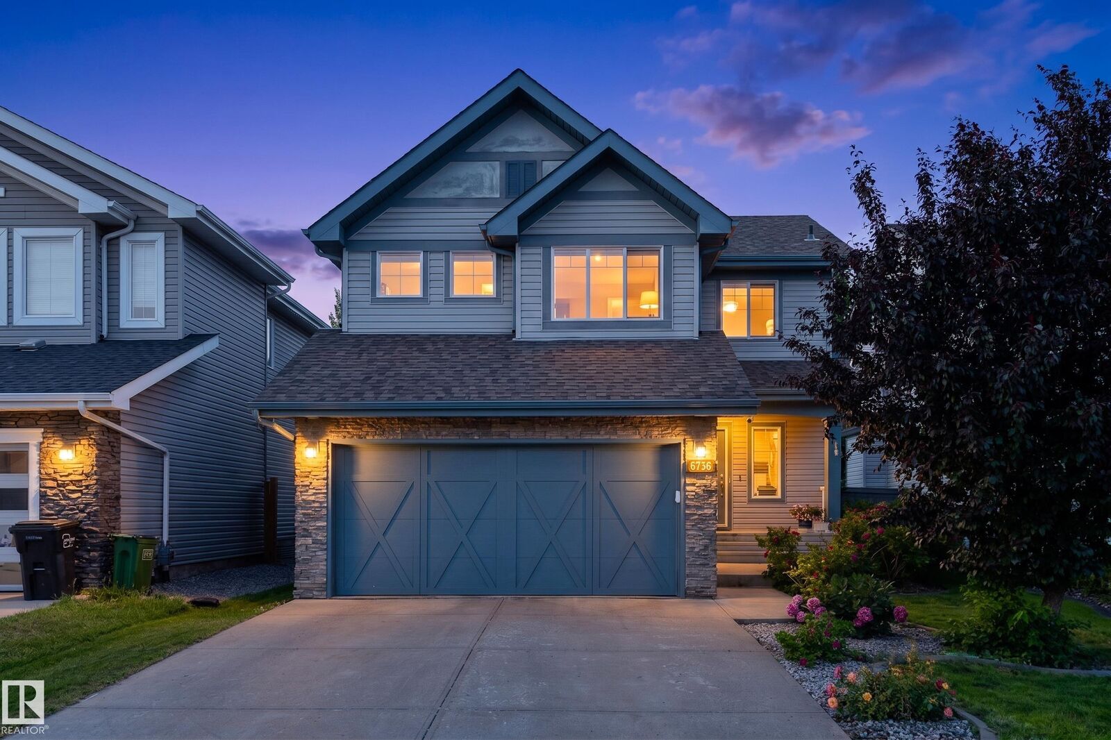 Property Photo:  6736 19 Avenue SW  AB T6X 0L8 
