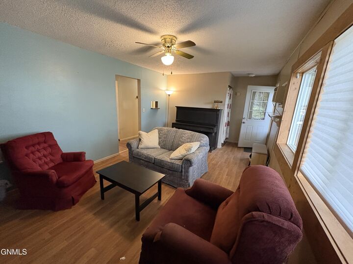 Property Photo: 212 2nd Avenue SW ND 58436
