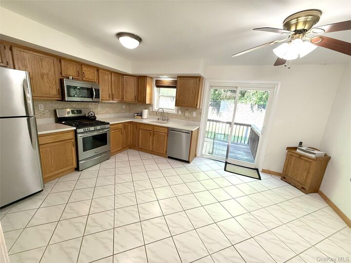 Property Photo:  56 Foltim Way  NY 10920 