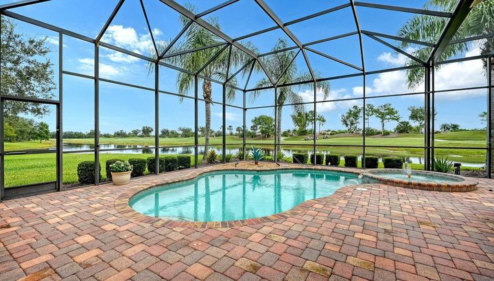 Property Photo: 12717 Stone Ridge Place FL 34202
