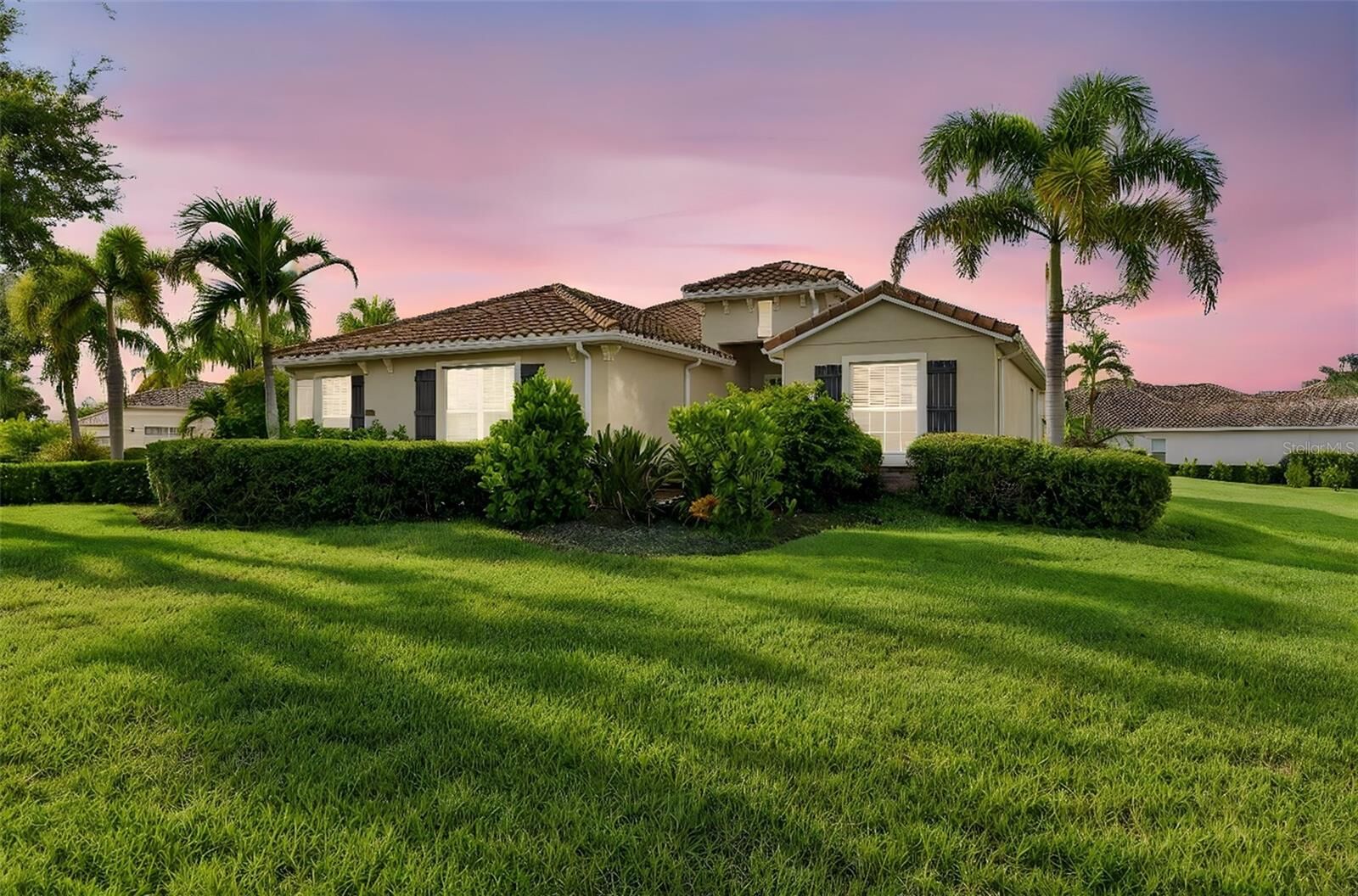 Property Photo: 17111 2nd Avenue E FL 34212