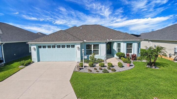 Property Photo: 939 Ebling Loop FL 32163