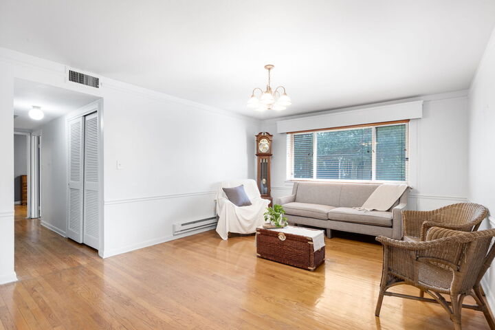 Property Photo:  737 Ridge Avenue 2H  IL 60202 