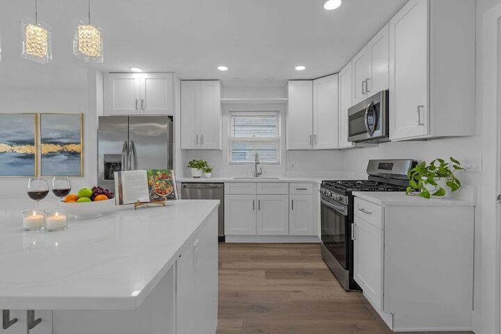 Property Photo:  651 Beau Court  IL 60016 