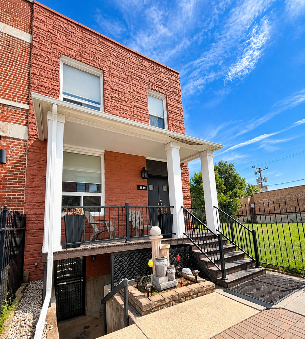 Property Photo: 3839 S Giles Avenue IL 60653