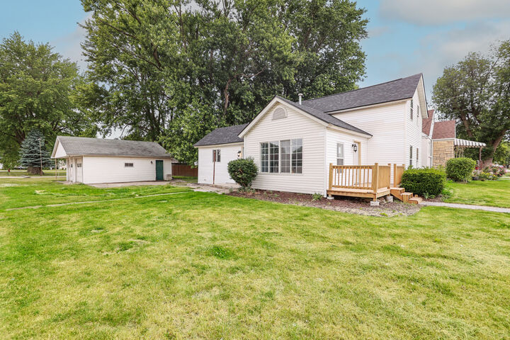 Property Photo:  209 S Jackson Street  IL 60424 