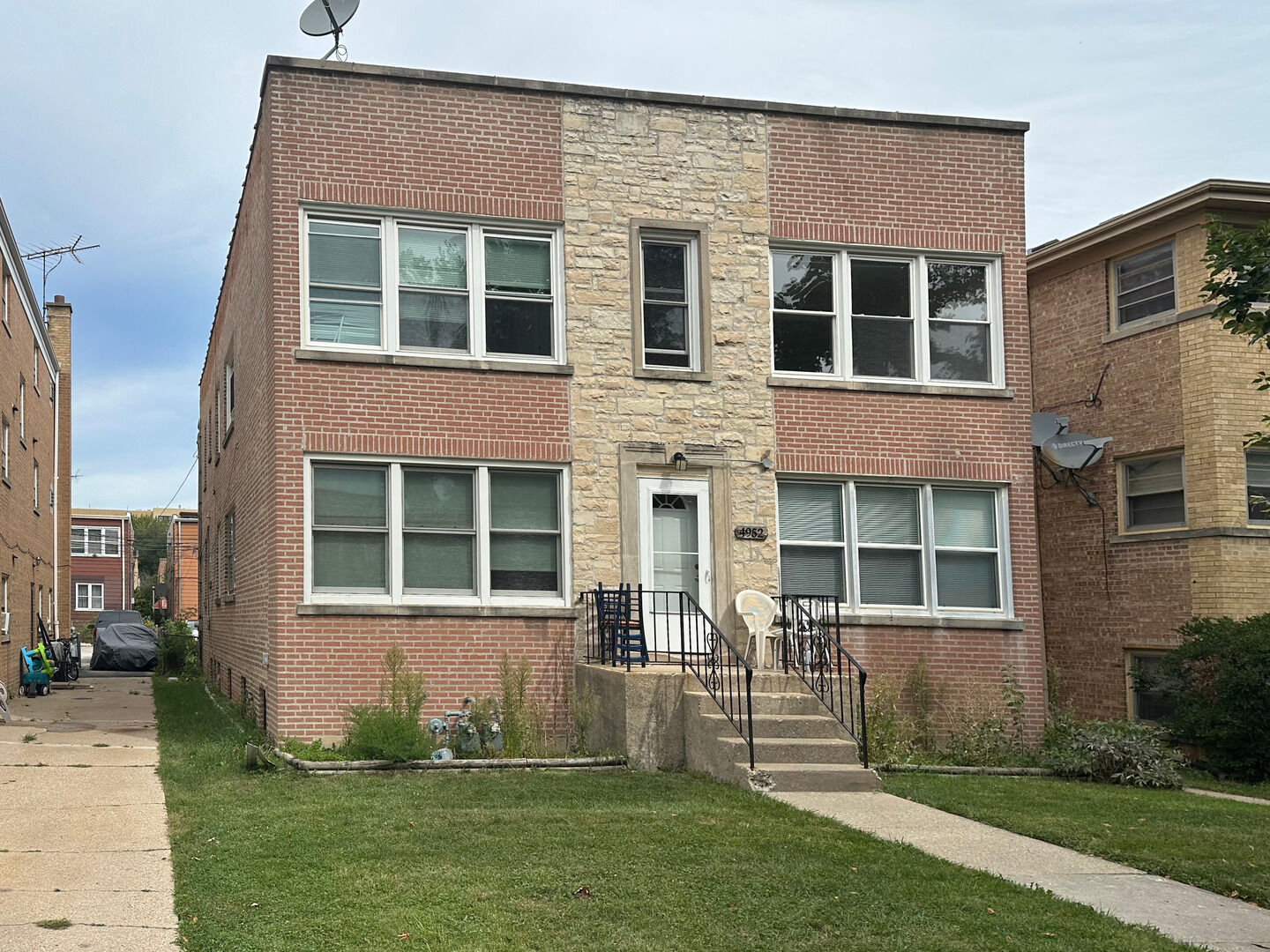 Property Photo:  4952 Hull Street 2E  IL 60077 