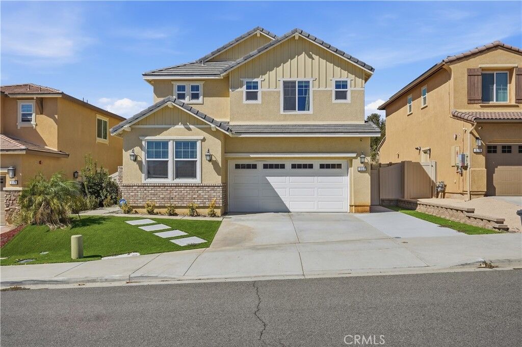 Property Photo:  364 Misaki  CA 92028 