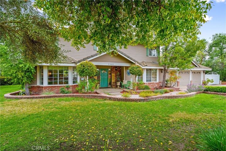 Property Photo:  31065 Avenida Del Reposo  CA 92591 
