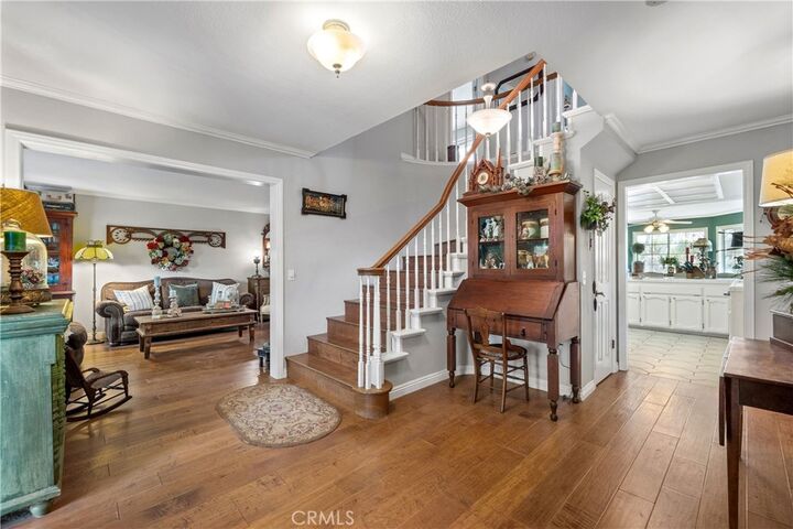 Property Photo: 31065 Avenida Del Reposo CA 92591