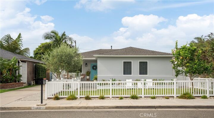 Property Photo: 339 E 19th CA 92627