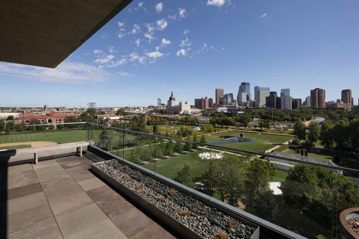 Property Photo:  301 Kenwood Parkway 801  MN 55403 