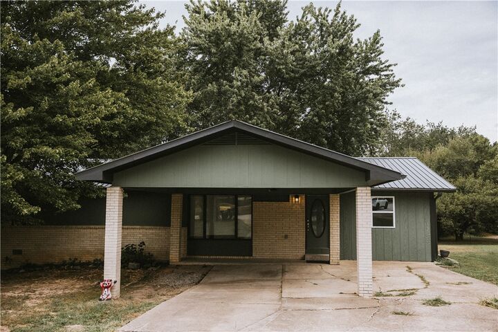 Property Photo: 903 Quail Avenue AR 72601