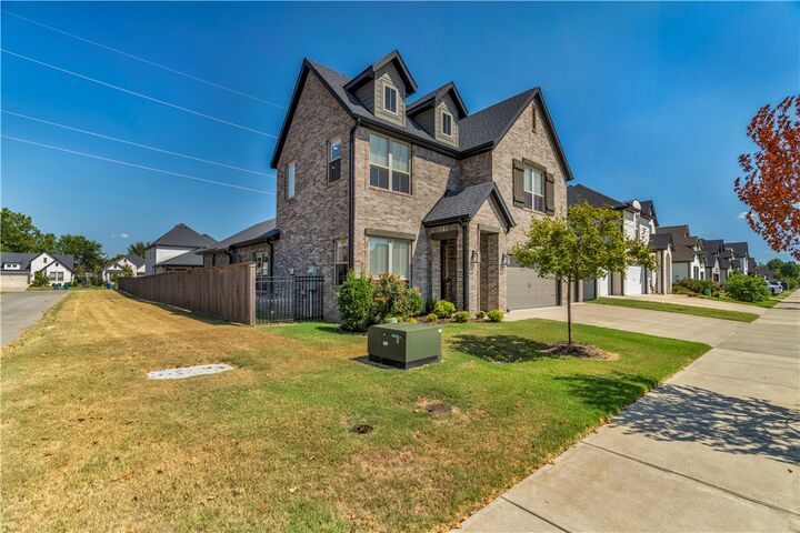 Property Photo:  2404 SW Preston Park Avenue  AR 72713 