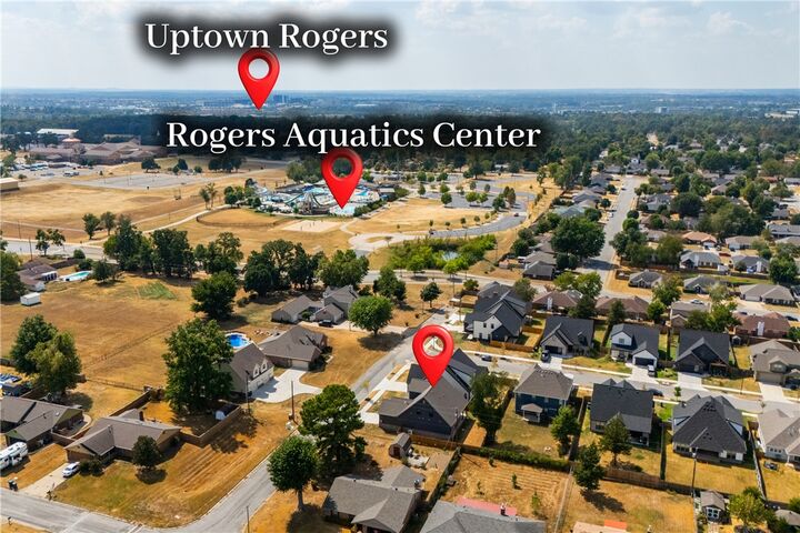 Property Photo:  2327 W Seminole Drive  AR 72758 